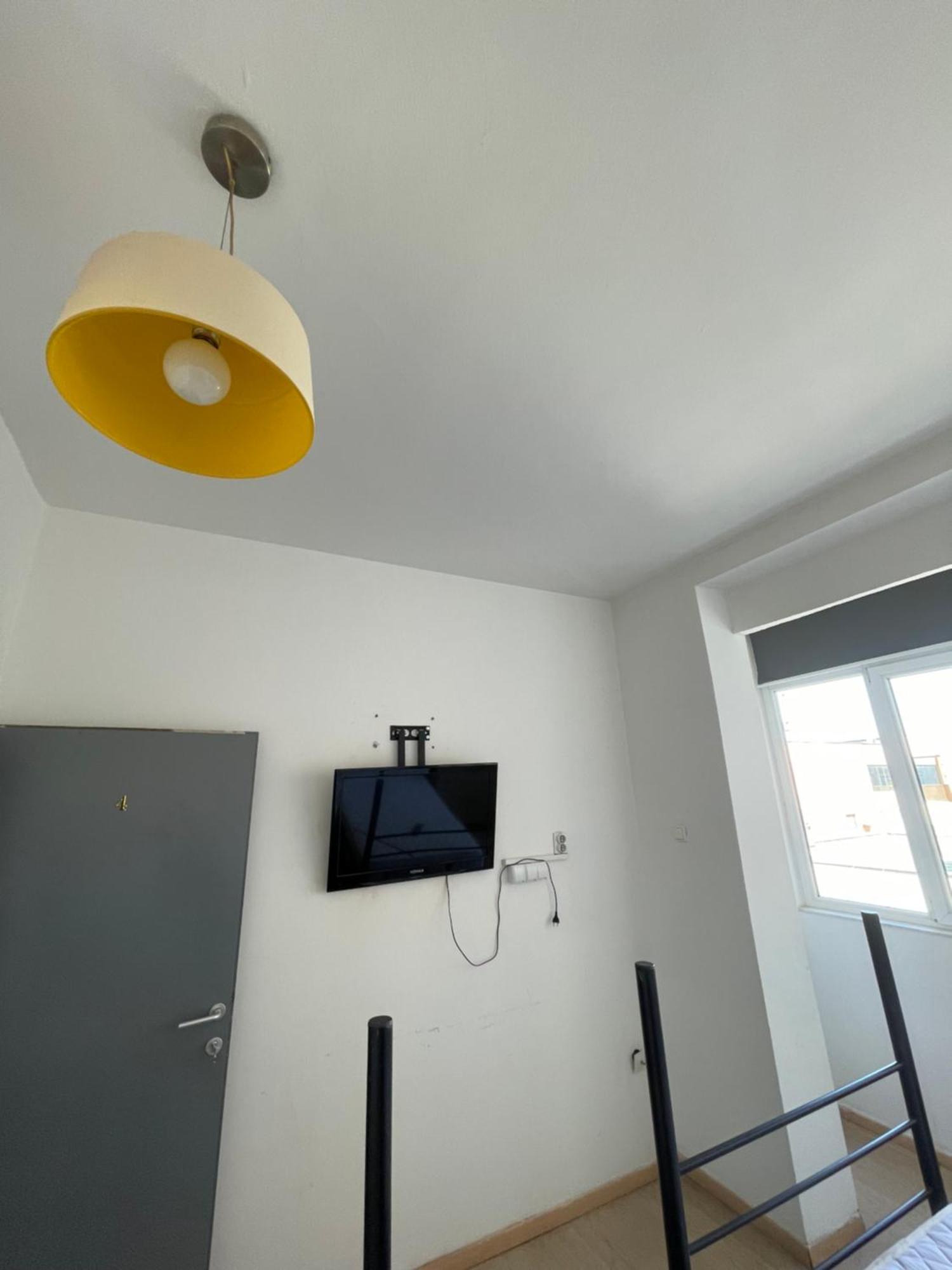 Newborn Comfort Hostel The Biggest Hostel Of Town With Best Location Prisztina Zewnętrze zdjęcie