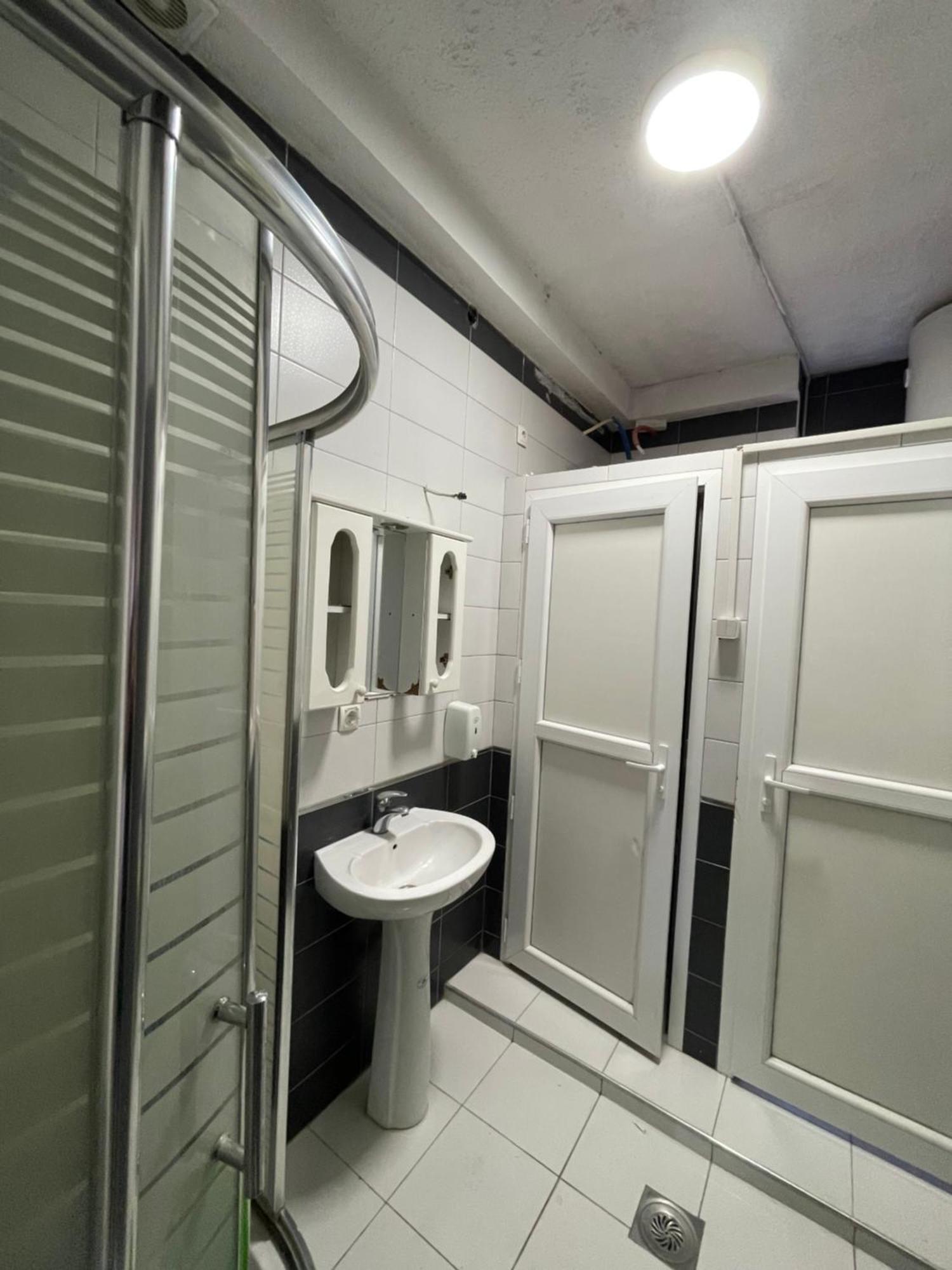 Newborn Comfort Hostel The Biggest Hostel Of Town With Best Location Prisztina Zewnętrze zdjęcie