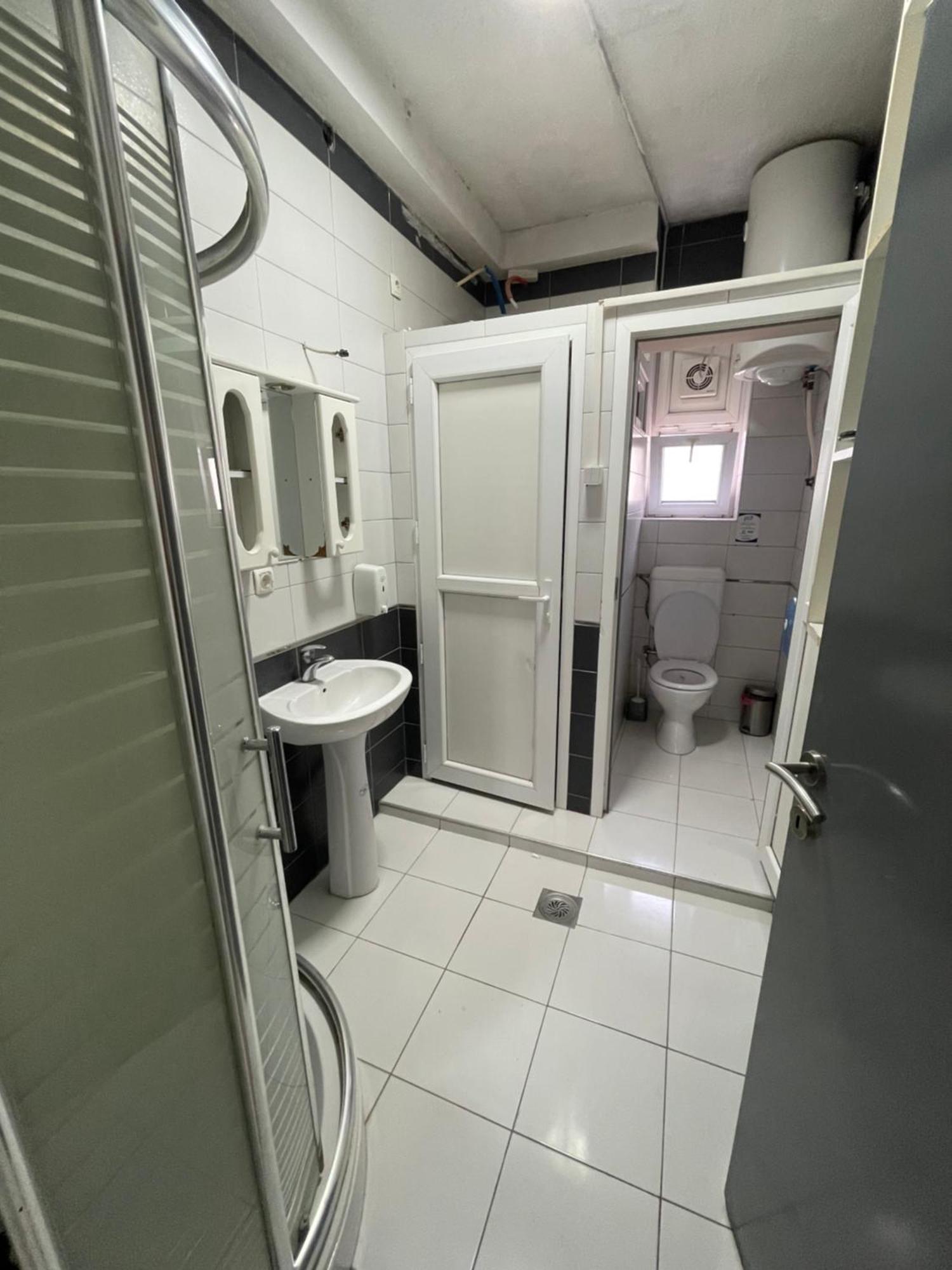Newborn Comfort Hostel The Biggest Hostel Of Town With Best Location Prisztina Zewnętrze zdjęcie